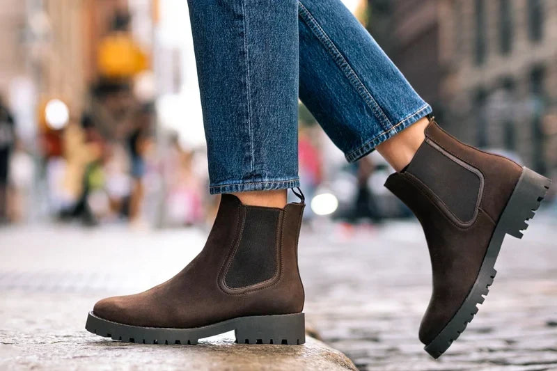 Boots Chelsea en daim pour femme : bien les choisir et les porter cet automne